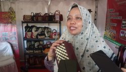 Pengrajin Rotan Dari Kapuas Raih Omzet Setengah Miliar Per Bulan