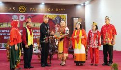 Sekolah Lapang Kepribadian: Perkuat Kapasitas Perempuan Dayak dalam Menjawab Tuntutan Zaman