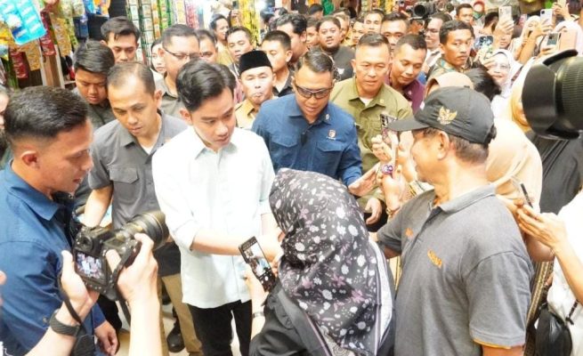 Wapres Gibran Kunjungi Pasar Kahayan Palangka Raya