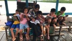 Tingkatkan Literasi, BEM UPR Hadirkan Pojok Baca Terapung di Desa Simpur Pulang Pisau