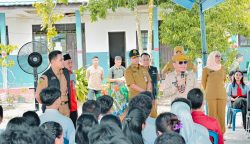 Disdik Kalteng Tegaskan Seragam Sekolah Gratis, Minta Laporkan Jika Ada Pungutan