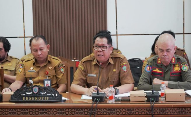 Sahli Darliansjah bersama Tim Pemprov pada Rapat bersama Pansus DPRD (Foto: ist)