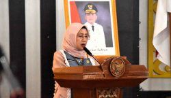 Asisten Administrasi Umum Setda Kalteng, Sunarti saat menyampaikan sambutan pada kegiatan Penutupan Latsar CPNS Gelombang IV Golongan II dan III Tahun 2026 (Foto: ist)