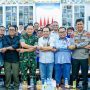 Gubernur Kalteng Agustiar Sabran saat foto bersama dengan Forkopimda dan perwakilan buruh (Foto:ist)
