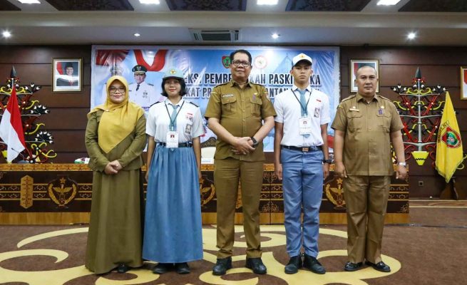 Sahli Gubernur Darliansjah saat foto bersama dengan peserta (Foto: ist)