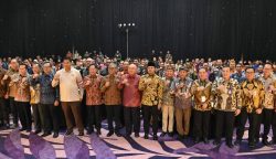 Gubernur Kalteng Agustiar Sabran saat menghadiri acara Apresiasi Pemerintah Daerah Berprestasi Tahun 2026 Regional Kalimantan yang digelar Kemendagri di Balikpapan Kaltim (Foto:ist)
