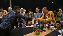 Pj Sekda Kalteng Linae Victoria Aden, saat menghadiri Forum Orkestrasi Pembangunan Negeri di Platinum Hotel and Convention Hall Balikpapan (Foto:ist)