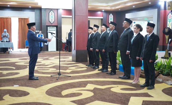 Gubernur Agustiar Sabran saat melantik anggota KPID Kalimantan Tengah Periode 2026-2029 (Foto:ist)