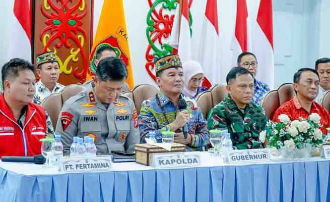 Gubernur Kalteng bersama forkopimda menggelar pertemuan guna mencari solusi atas antrean panjang BBM yang terjadi di sejumlah SPBU di Kota Palangka Raya (Foto:ist)