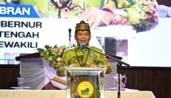 Gubernur Kalteng Agustiar Sabran saat memberikan sambutan pada Konser Akbar Kontingen Pesta Paduan Suara Gerejawi (PESPARAWI) Kalteng di Gedung Gereja Kalimantan Evangelis Sakatik Palangka Raya (Foto:ist)