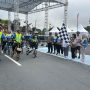 Pj. Sekda Kalteng Linae Aden saat melepas ribuan peserta event sepeda lipat bertajuk “Kalteng Berseli 69K” di kawasan Bundaran Besar Palangka Raya (Foto:ist)