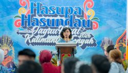Pj. Sekretaris Daerah Provinsi Kalimantan Tengah Linae Victoria Aden saat memberikan sambutan pada Hasupa Hasundau (Gala Dinner) Pemilihan Jagau dan Nyai Kalimantan Tengah Tahun 2026 (Foto:ist)