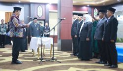Wagub Kalteng Edy Pratowo saat melantik Pimpinan BAZNAS (Foto:ist)