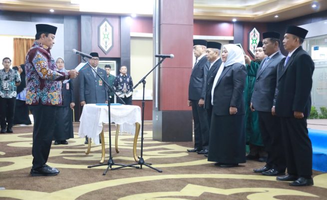 Wagub Kalteng Edy Pratowo saat melantik Pimpinan BAZNAS (Foto:ist)