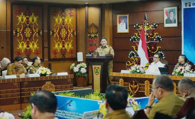 Wagub Kalteng Edy Pratowo meluncurkan aplikasi E-Pahari dan perangkat Electronic Data Capture (EDC) Bank Kalteng di Aula Eka Hapakat (Foto: ist)